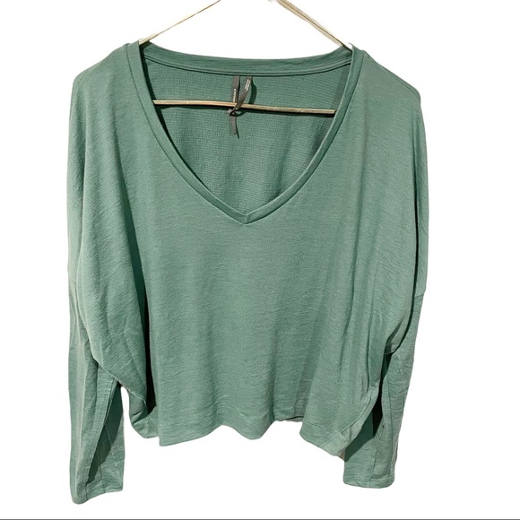 Anthropologie Tops - Anthropologie Size Small Green V Neck Slub Long Sleeve Top